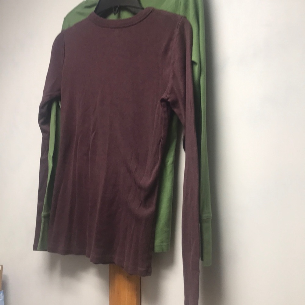 Women’s T shirts -2 small & medium size - Picture 6 of 13
